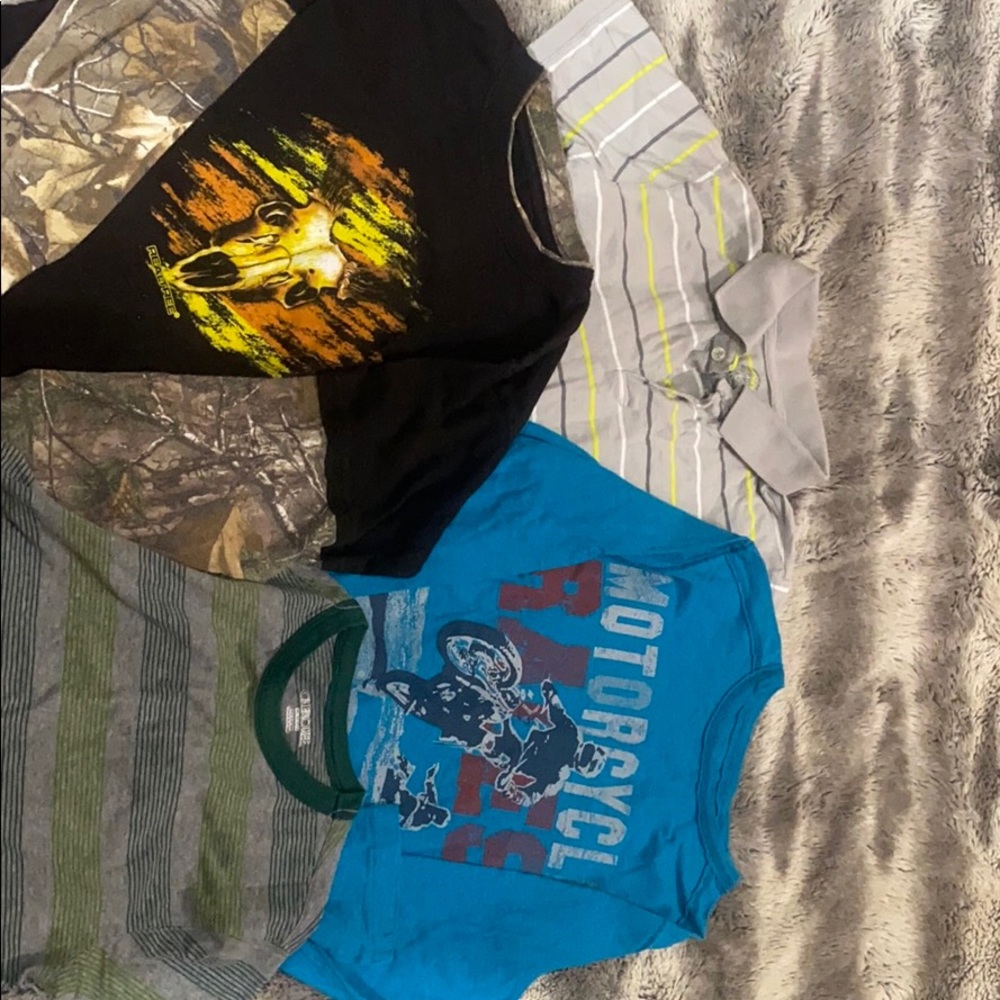 Lot of 4 boys shirts.